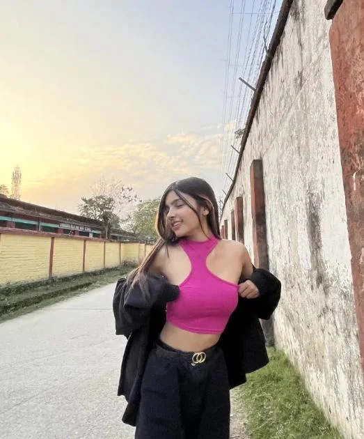 ★Low Price Call Girls In Delhi Dwarka Sector 4✔️